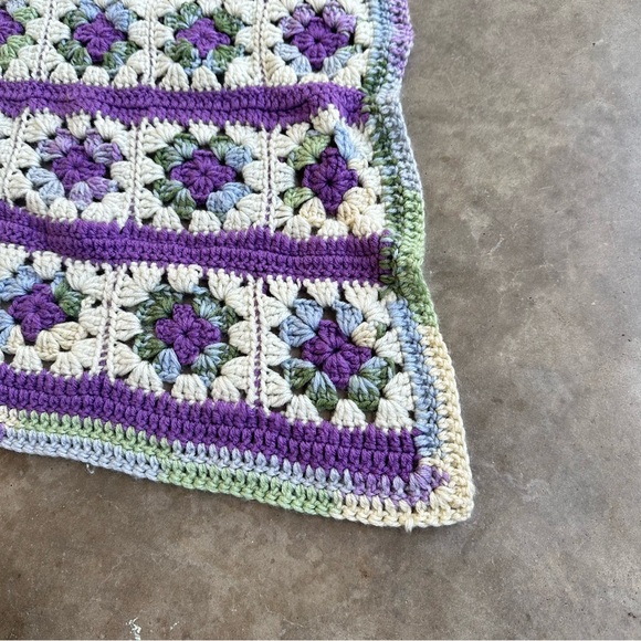 Vintage GRANNY SQUARE AFGHAN Handmade Crochet Cottage Core Throw Blanket 64x41 - Picture 2 of 5